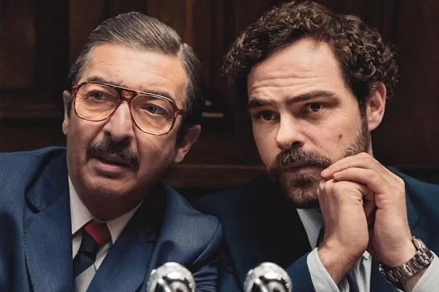 PROTAGONISTAS. Ricardo Darín y Peter Lanzani en la piel de los fiscales Strassera y Moreno Ocampo. fgfgfgfgfgfgfg