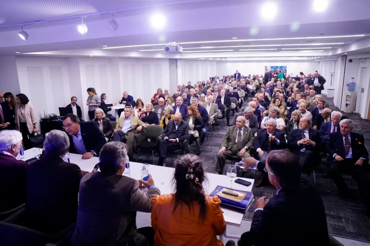 ASAMBLEA DE LA SOCIEDAD RURAL ARGENTINA / Foto de Twitter @NicolasPino