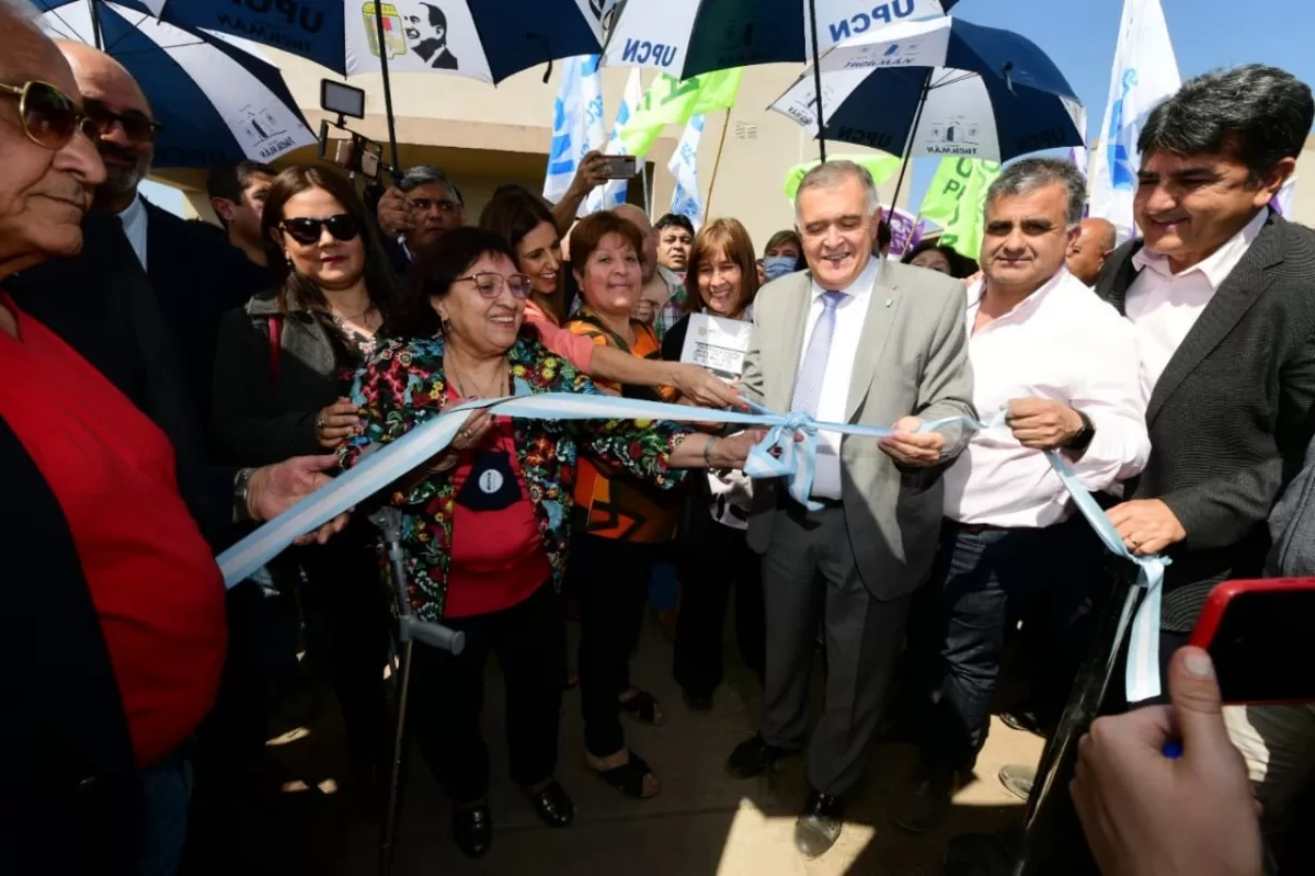 JALDO EN LA INAUGURACIÓN DE LAS VIVIENDAS