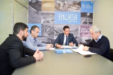 Avanzan con la licitación por $ 1.350 millones para el recambio de la red de agua potable y desagües cloacales en la capital