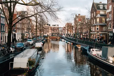 Holanda habilitó visas de trabajo para argentinos: cuáles son los requisitos