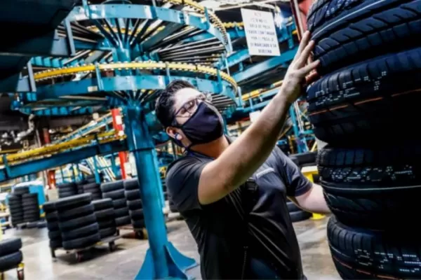 La producción de neumáticos, otra vez paralizada