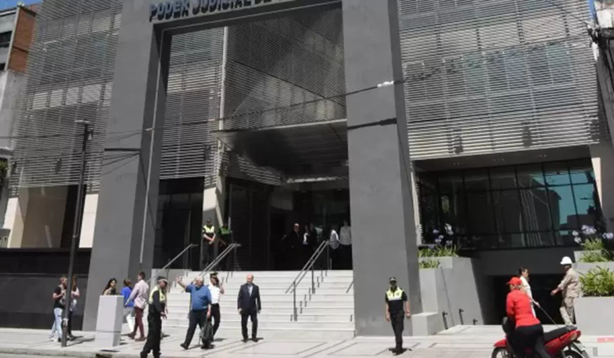 RECLAMO. El gremio judicial denuncia que un edificio no tiene buen acceso para personas con discapacidad.