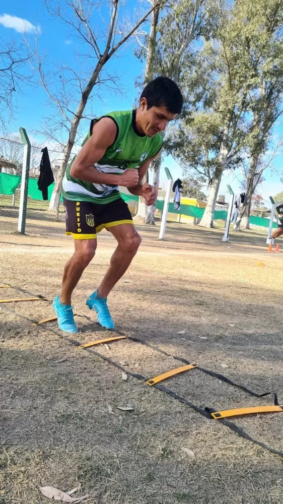 LISTO. Leandro Gómez, el capitán de Graneros sueña con dar su primera vuelta olímpica. Foto gentileza de Juan María Ybarra 