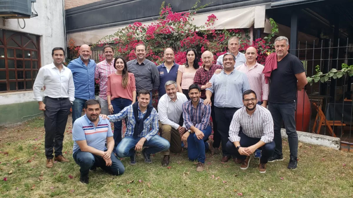 REUNIÓN DEL PRO, CON INVITADOS. La legisladora Nadima Pecci y el concejal de Yerba Buena José Macome asistieron al encuentro macrista. Foto: Prensa PRO-Tucumán