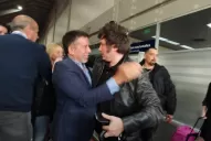 Milei llegó a Tucumán y fue recibido por Ricardo Bussi