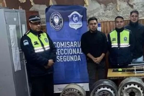 El robo de una camioneta disparó una serie de allanamientos