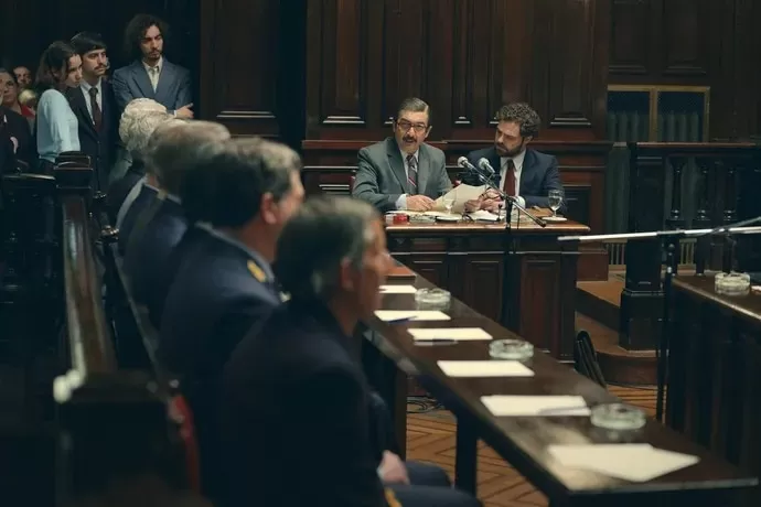 EL JUICIO. Darín y Lanzani en la piel de Strassera y Moreno Ocampo. 