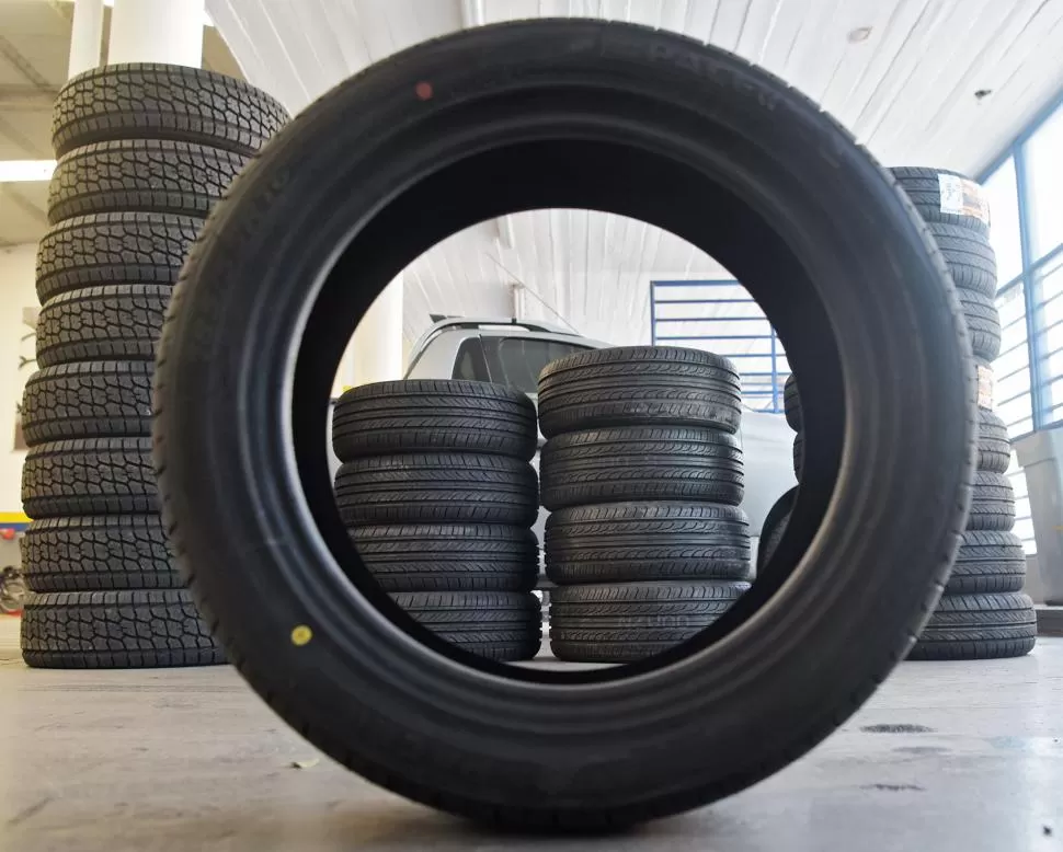 DESABASTECIMIENTO. Muchas gomerías no tienen stock de cubiertas. 