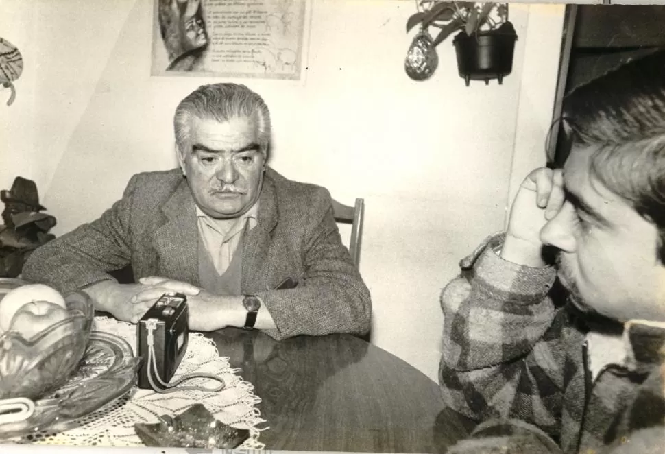 EL VATE DE MONTEROS. Manuel Aldonate en una antigua entrevista con el periodista de LA GACETA. 