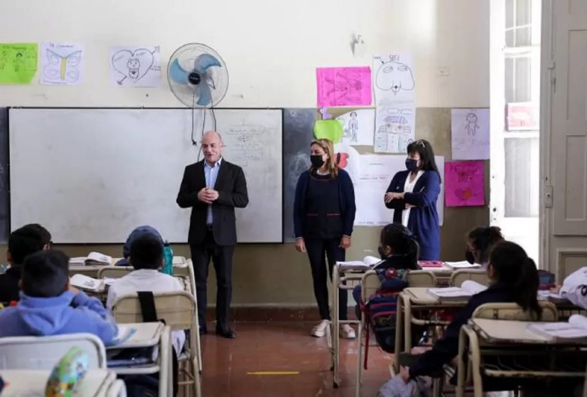 Lichtmajer: Docentes, estudiantes y familias comienzan a adaptarse a los nuevos horarios