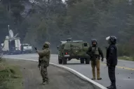 Tensión en Bariloche: al desalojar a mapuches en Villa Mascardi detuvieron a ocho mujeres