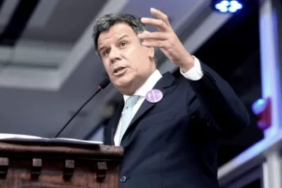 Remedio vencido: Facundo Manes arremetió contra Javier Milei