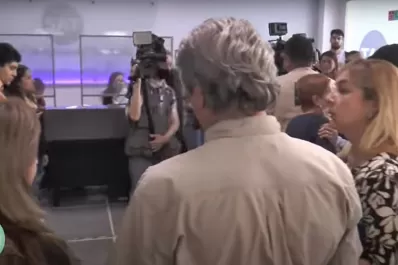 Desborda el líquido cloacal: vecinos de la capital protestaron en la SAT