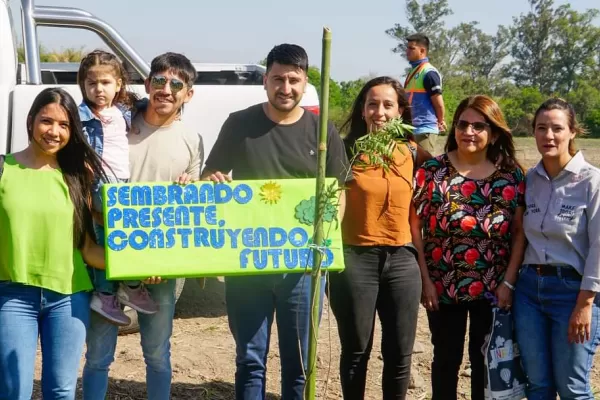 Plantaron 120 árboles autóctonos en Bella Vista