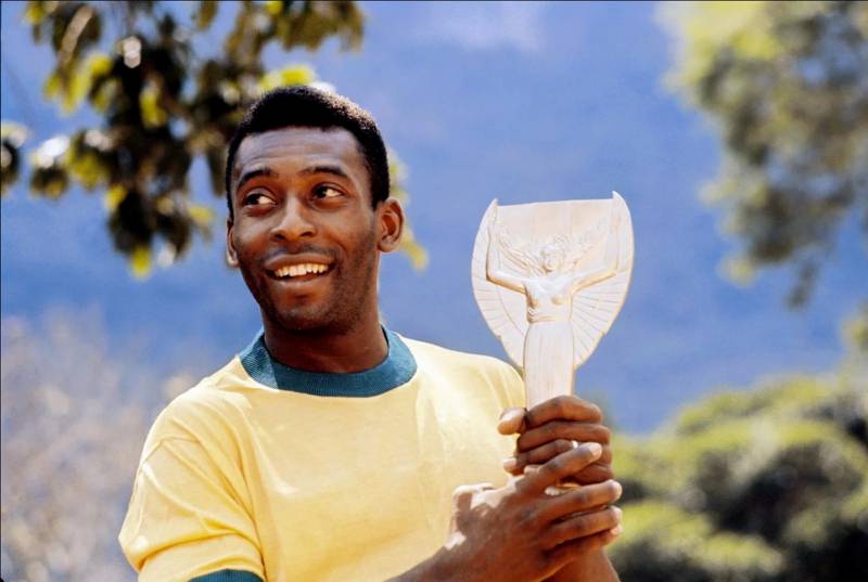 TRICAMPEÓN. Pelé ganó tres títulos con Brasil, que desde 1970 fue dueño de la “Jules Rimet”.