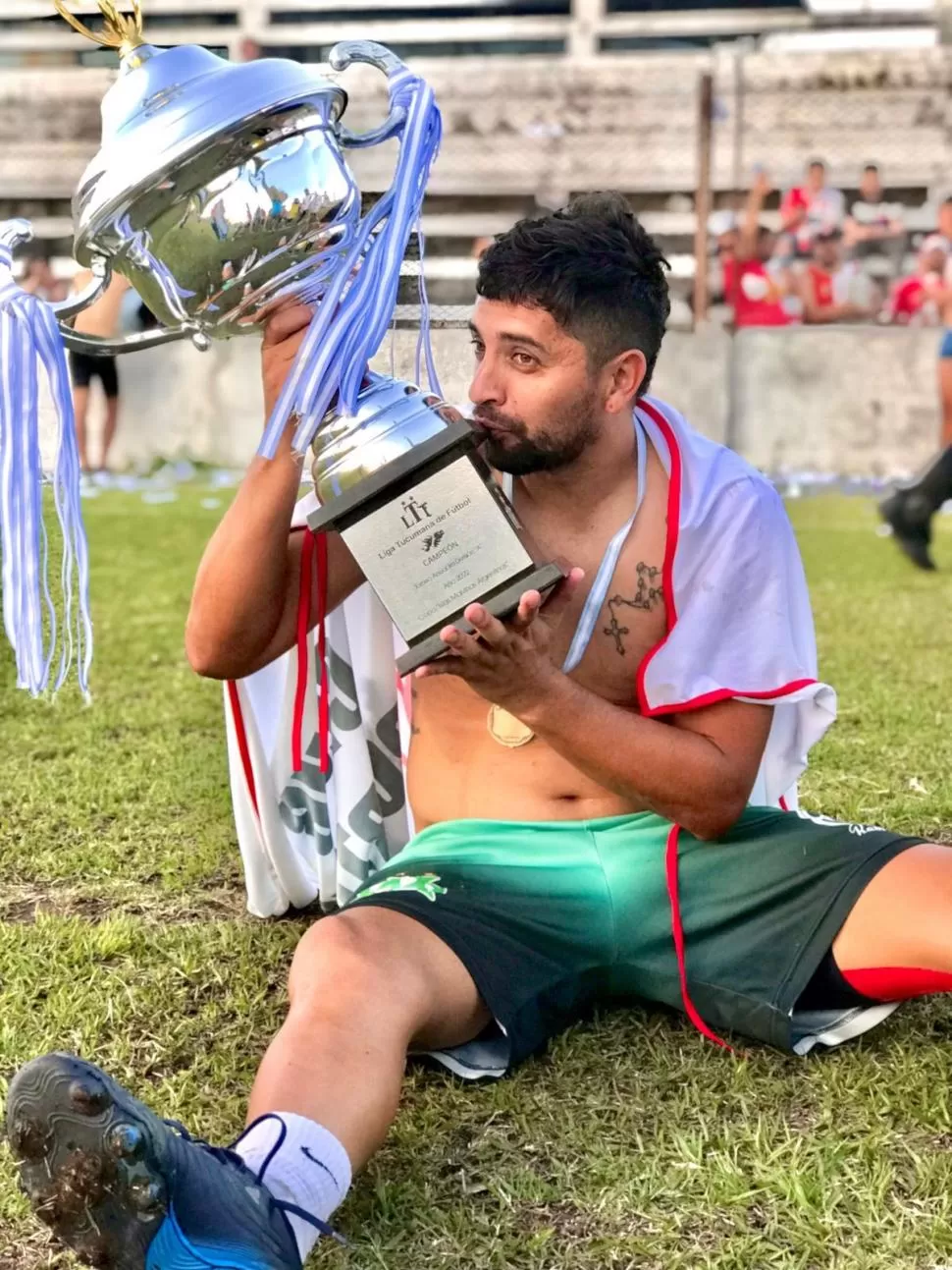 EXPERIENCIA. Santiago Condorí celebró su tercer título en la cancha de Ñuñorco. Fotos gentileza Rodrigo Olmos