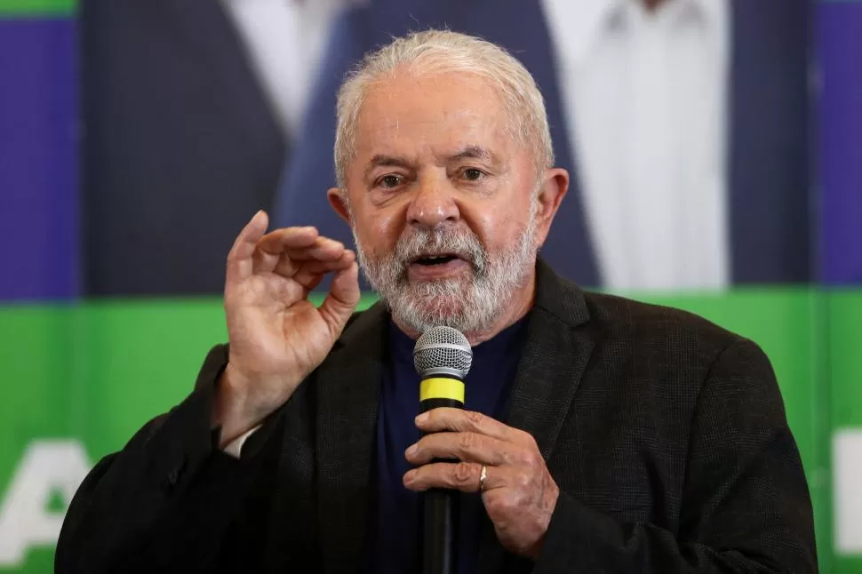 DISCURSEANDO. Lula da Silva habla durante un mitin en San Pablo. 