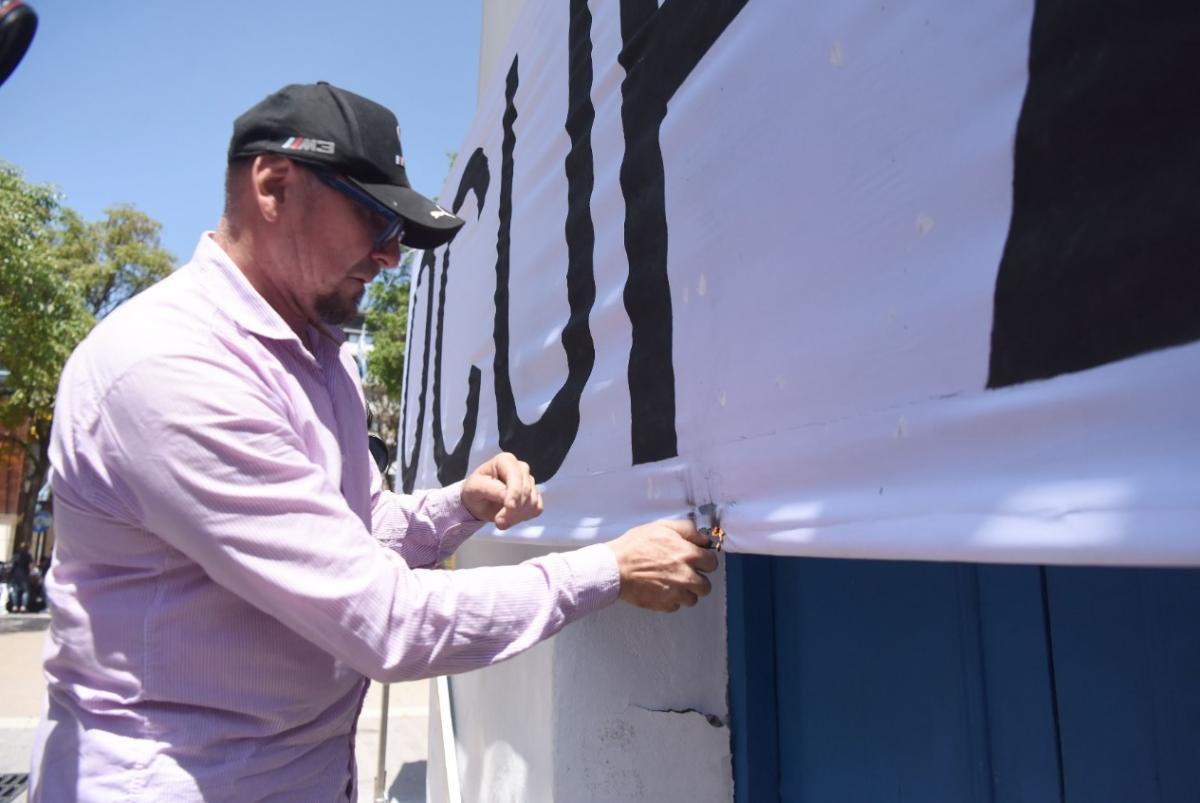 CASA HISTÓRICA. Reacción violenta de un grupo de personas. LA GACETA / FOTOS: ANALÍA JARAMILLO