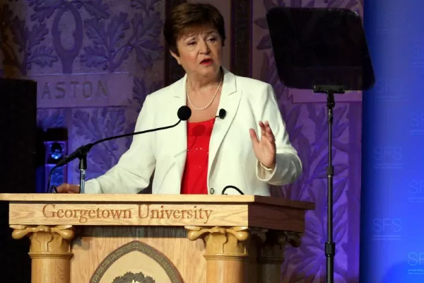 Duro pronóstico: el FMI advirtió que hay riesgos de una recesión mundial en 2023