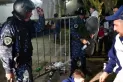 ¿Por qué comenzaron los incidentes entre hinchas y la Policía en el Gimnasia-Boca?