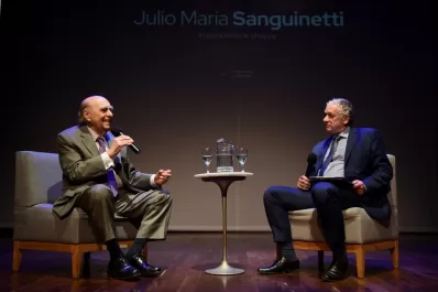 Julio María Sanguinetti: “Argentina es menos atenida a la institucionalidad”