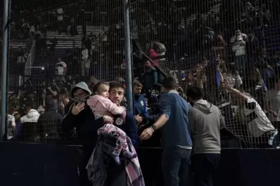 Gimnasia-Boca: fue con su hija y sufrió un paro cardíaco, ¿quién es el hincha que murió en El Bosque?