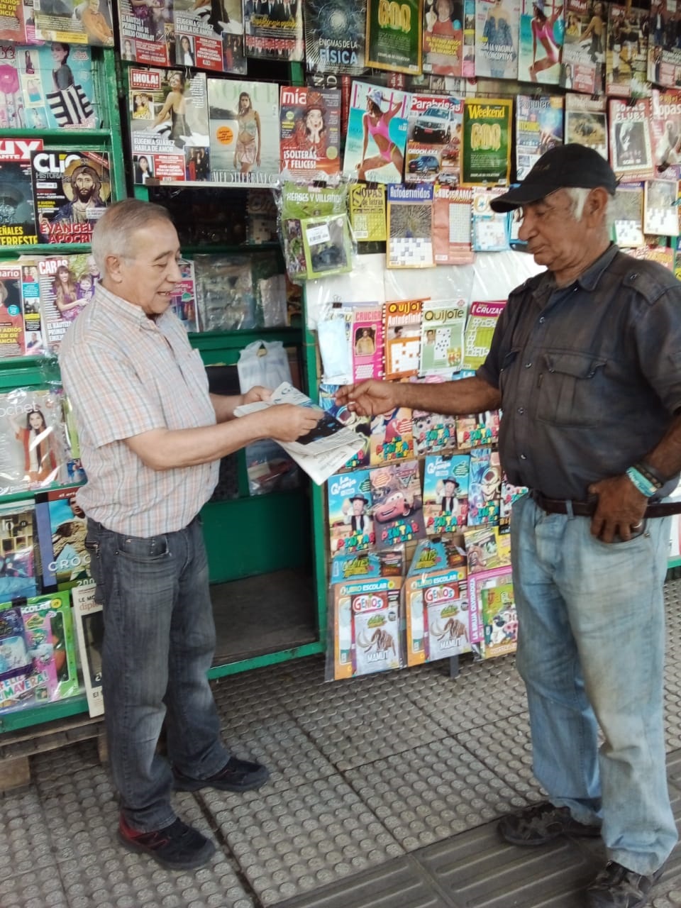 CUMPLIÓ EL SUEÑO. Juan Galván ayudó a sus hjjas a ser profesionales. 