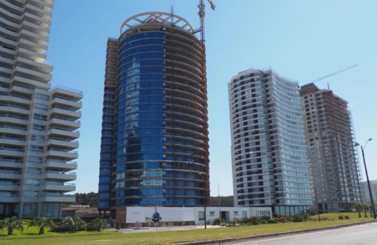 De la mano de un tucumano, se inaugura la Torre Trump en Punta del Este