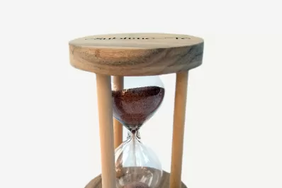 La política juega en tiempo de descuento