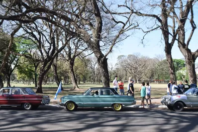 Los fanáticos del Ford Falcon llenaron Tucumán de anécdotas y colores
