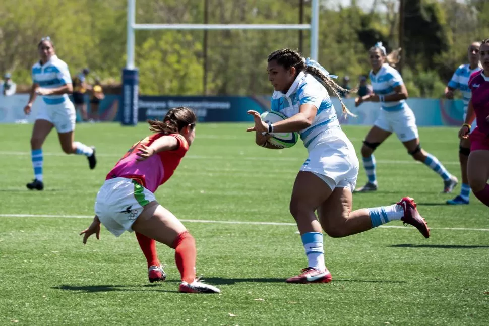 IMPARABLE. Azul Medina firmó dos tries y dos conversiones en el debut. 