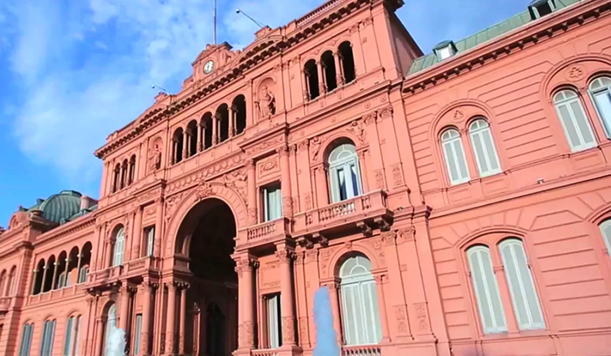 MINUTOS CLAVE. Alberto Fernández analiza la danza de nombres para las designaciones en los Ministerios.