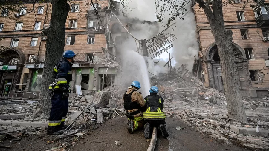 El jueves, la ciudad de Zaporiyia fue blanco de siete misiles, que dejaron 17 fallecidos. TÉLAM