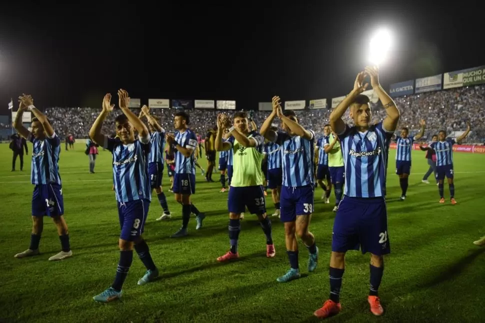 NO BAJA LOS BRAZOS. Aunque Boca ganó ayer y lo relegó en la tabla, el “Decano” buscará sumar en el “Cilindro” de Avellaneda para volver a cima de la Liga Profesional. Será un partido clave para ambos. La Gaceta / Fotos de Franco Vera - Diego Aráoz - Matias Nápoli Escalero 