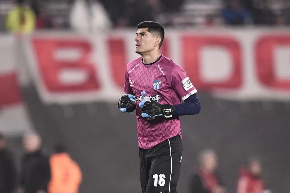 Carlos Lampe demostró ser uno de los mejores arqueros de la Liga Profesional. 