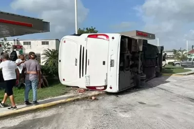 Murió otro turista argentino tras el vuelco de un colectivo en Punta Cana