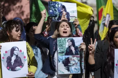Irán: al menos 200 muertos por la represión a las protestas tras la muerte de una joven