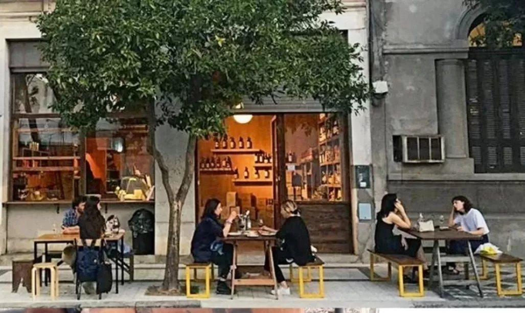 CHACARITA. Naranjo bar, el elegido por Dua Lipa en su reciente gira por América del Sur.