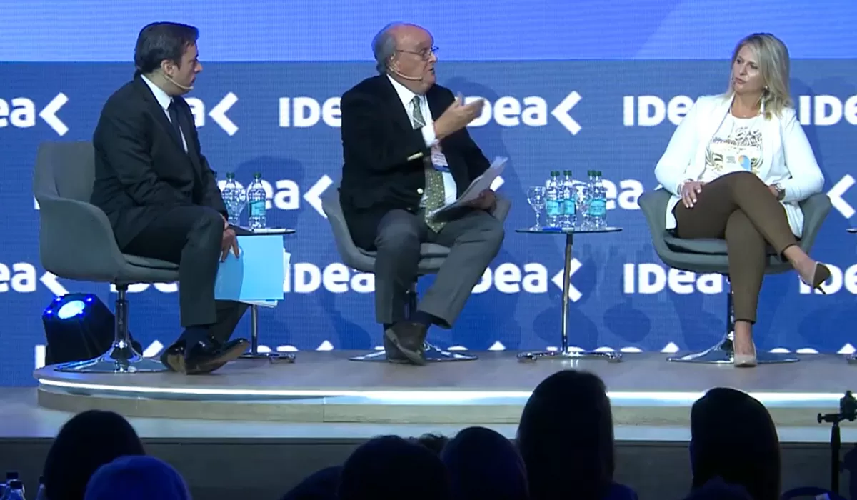 CHISPAZOS. Durante un panel del coloquio de IDEA se dieron cruces entre el ex ministro de Producción y Trabajo durante el macrismo Dante Sica y el actual secretario de Industria y Desarrollo, José Ignacio de Mendiguren.