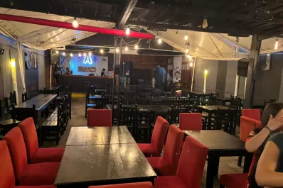 Video: la impactante pelea en una cervecería de Aguilares que ocasionó fuerte repudio en las redes sociales