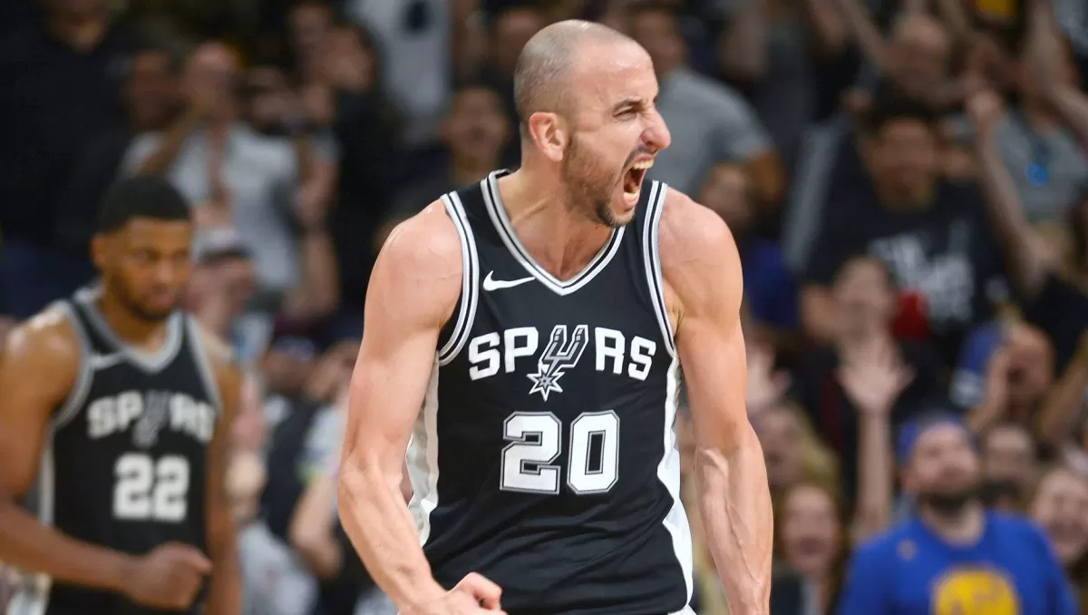 La camiseta que Manu Ginóbilo usó en los Spurs llegó al espacio