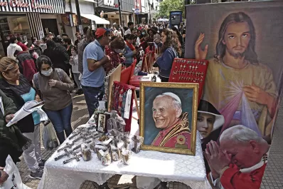 San Juan Pablo II se acercó a los tucumanos
