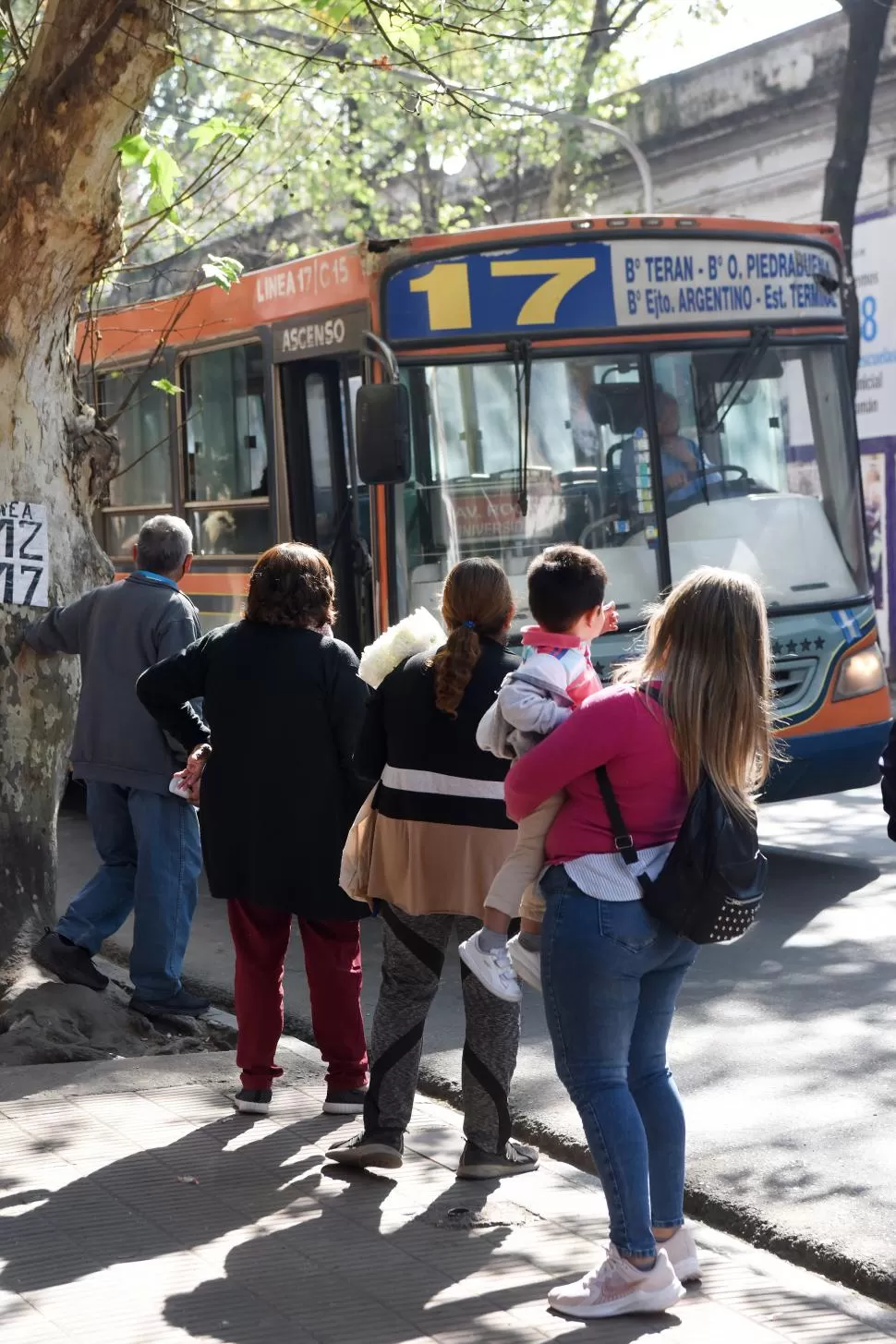 HABRÁ SERVICIO HASTA EL MARTES. Si no llegan a un arreglo, el paro podría ser de miércoles a viernes. 