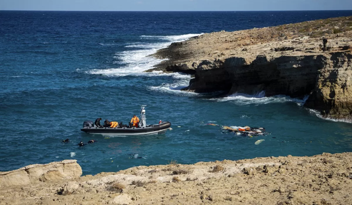 DOLOR. Unos 100 refugiados fueron obligados a cruzar desnudos el río Evros, frontera entre Grecia y Turquía.