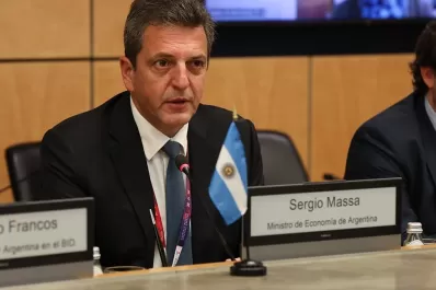 Massa analiza una asistencia para los adultos mayores que no llegan a fin de mes