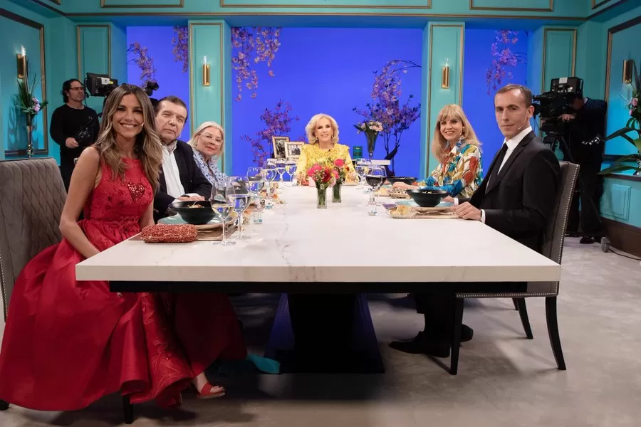 Halconada Mon, entre los invitados de Mirtha Legrand. 