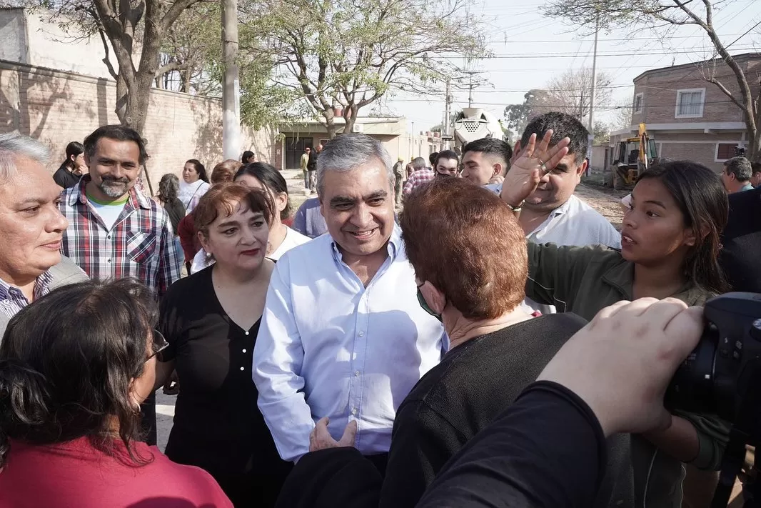 DIÁLOGO CON VECINOS. Germán Alfaro, intendente de San Miguel de Tucumán y referente de JxC. Foto de Prensa SMT