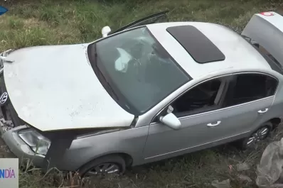 Un auto cayó a un canal de la ruta 301, a la altura de la rotonda de San Pablo
