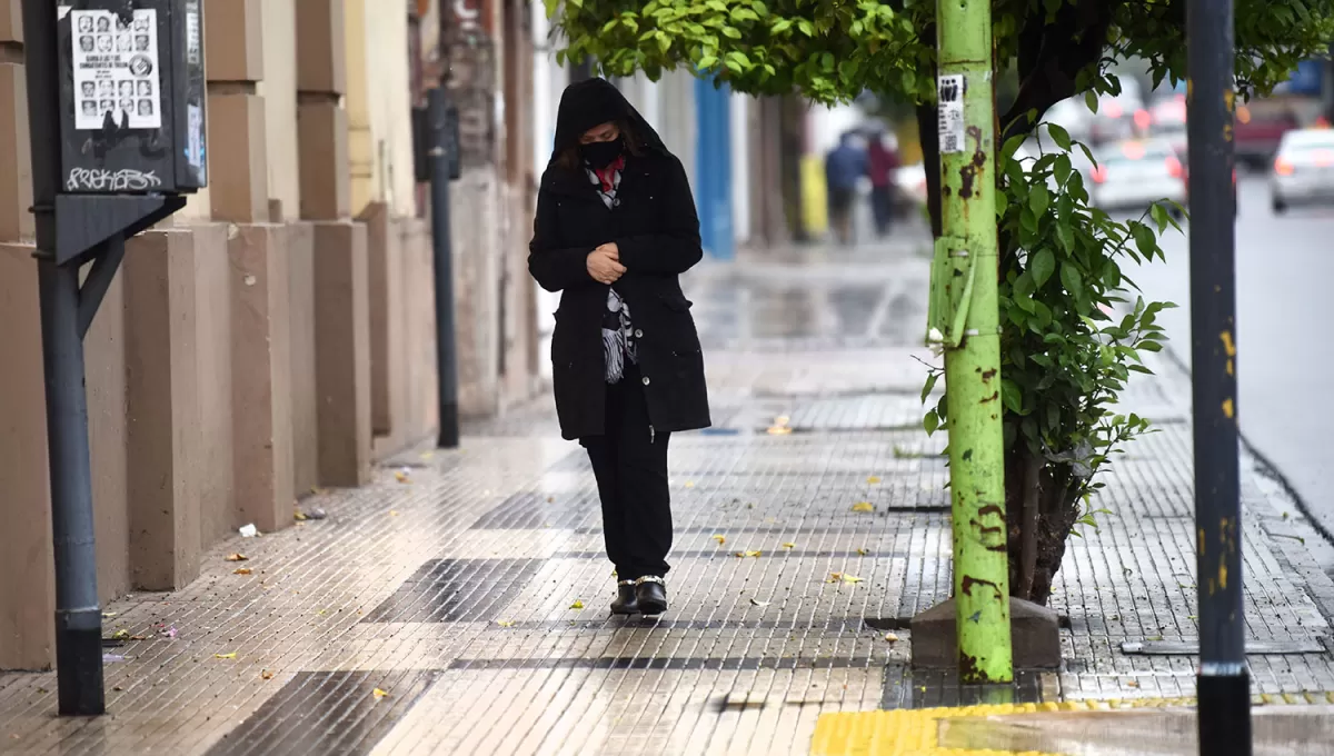 INESTABLE. Se espera una jornada con lapsos lluviosos y mucha nubosidad. 